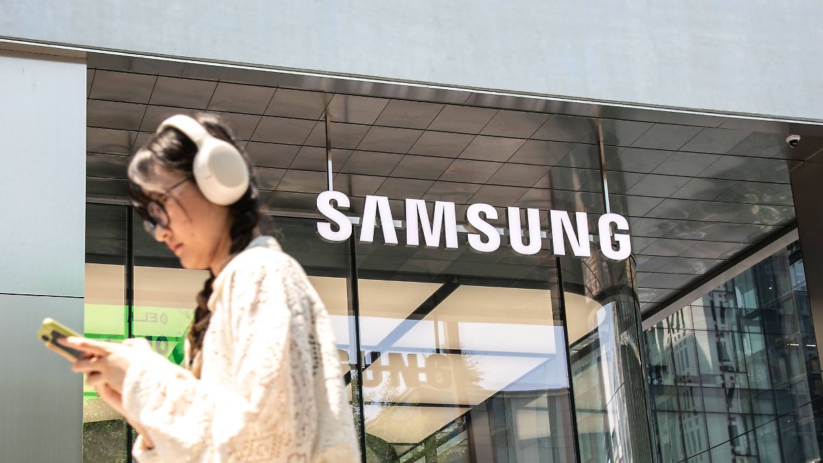 Stock Market Insights: Samsung Surpasses Tesla on June 25, 2026