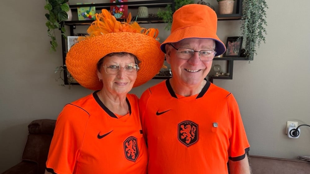 Super fans John and Erica are following the Dutch team towards the World Cup: “I packed for 50 days”