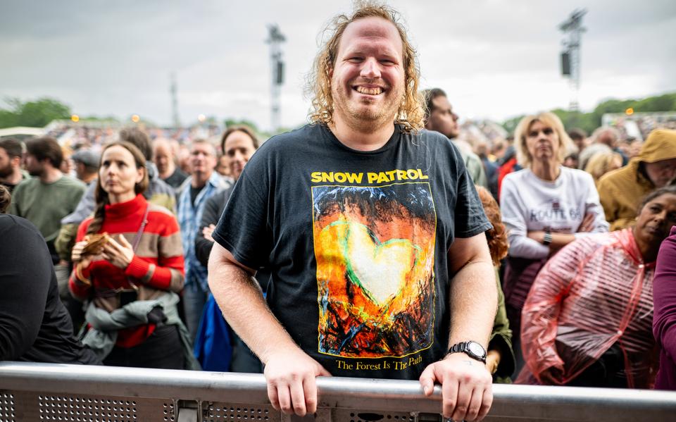 Superfan Tim (34) from Germany is already at the gates of the City Park for Snow Patrol at half past eight. “This morning, huh?”