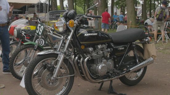 TT Festival brings back ‘old-fashioned shuffling along motorbikes’ on Sunday before the TT