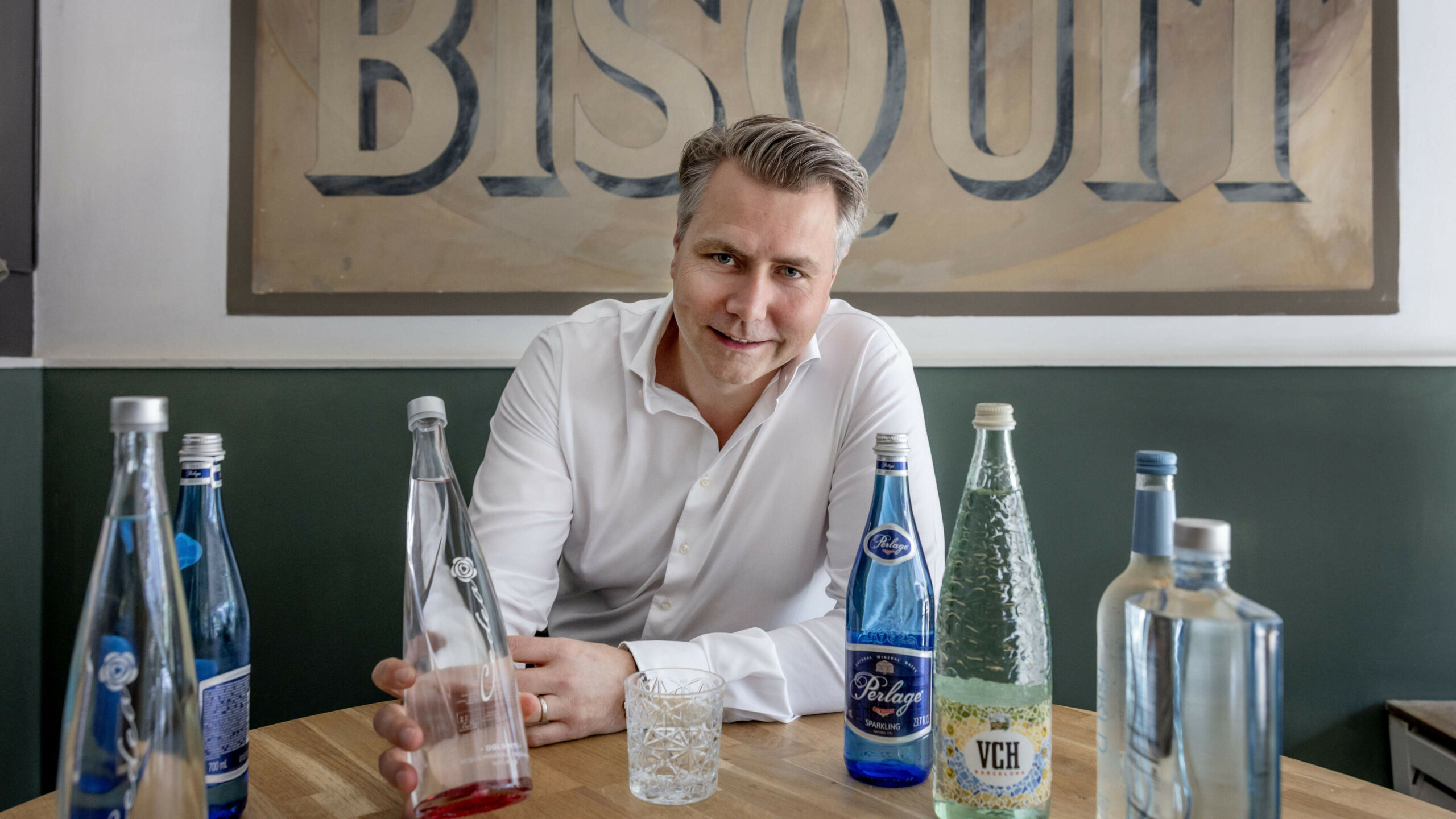 Tap, tap or luxury bottle for eight euros: ‘Catering entrepreneurs struggle with putting water on the menu’