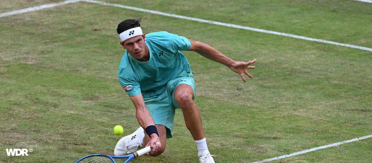 Tennis professional Daniel Altmaier in the quarterfinals against Daniil Medvedev at the ATP tournament in Halle.
