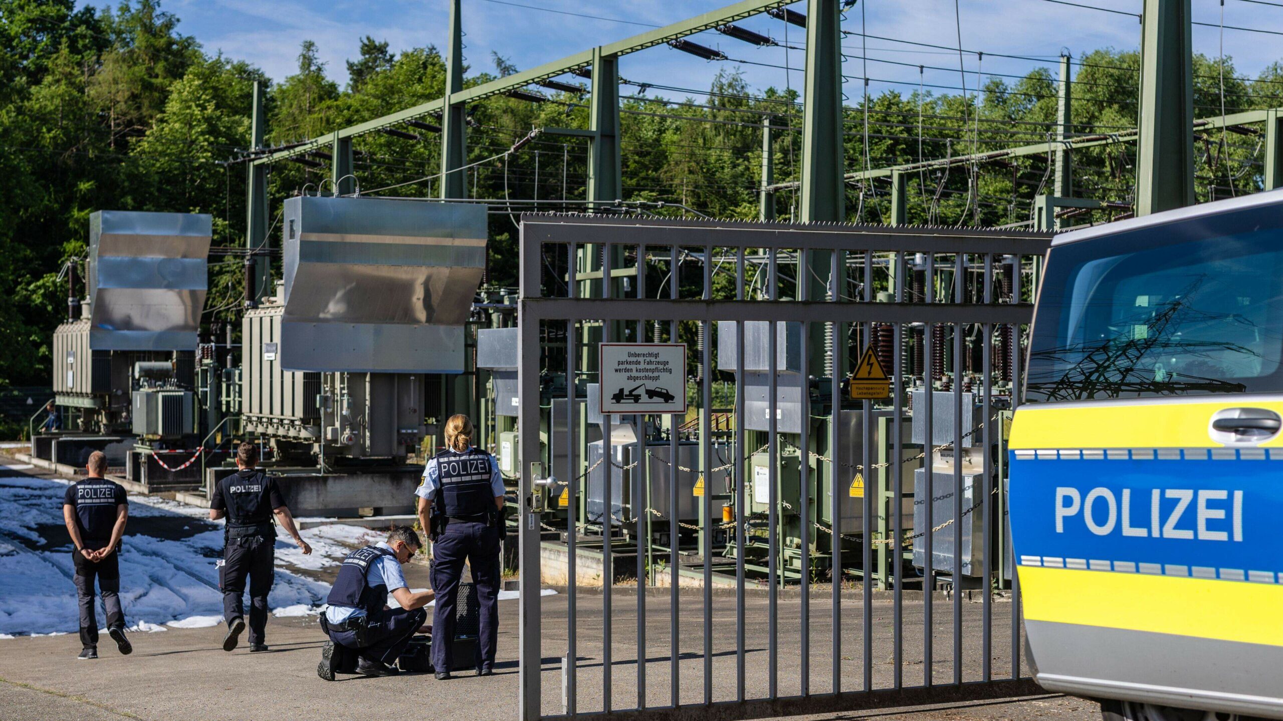 Tens of thousands of people in Germany are again without power due to a possible act of terrorism