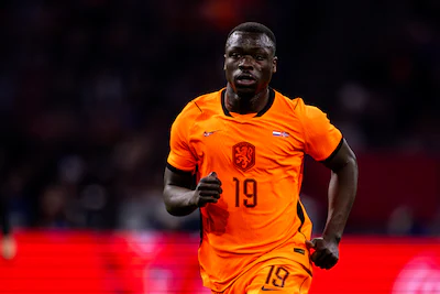 The Dutch team surprisingly with Brian Brobbey against Sweden, Frenkie de Jong also kicking off
