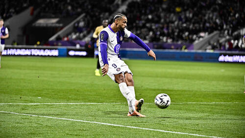 Transfer ticker: Will FC Schalke 04 step up?