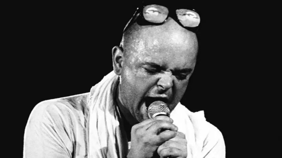 Unusual Sturzenegger: “Luca Prodan stopped a recital for me”