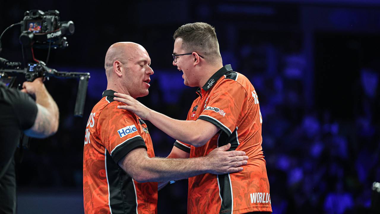 Van Gerwen and Van Veen lose the World Cup of Darts final