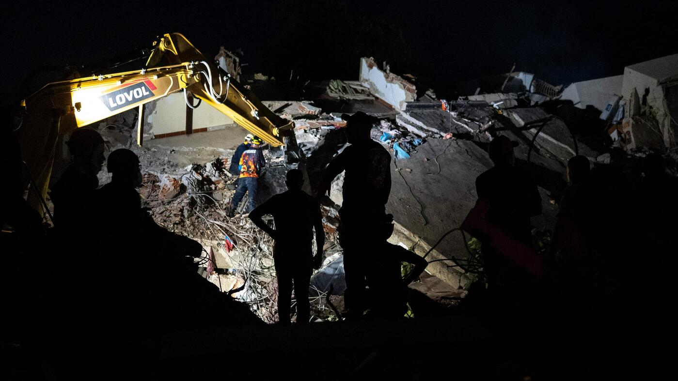 Venezuela Earthquake: Rescuers Sing While Searching for Survivors