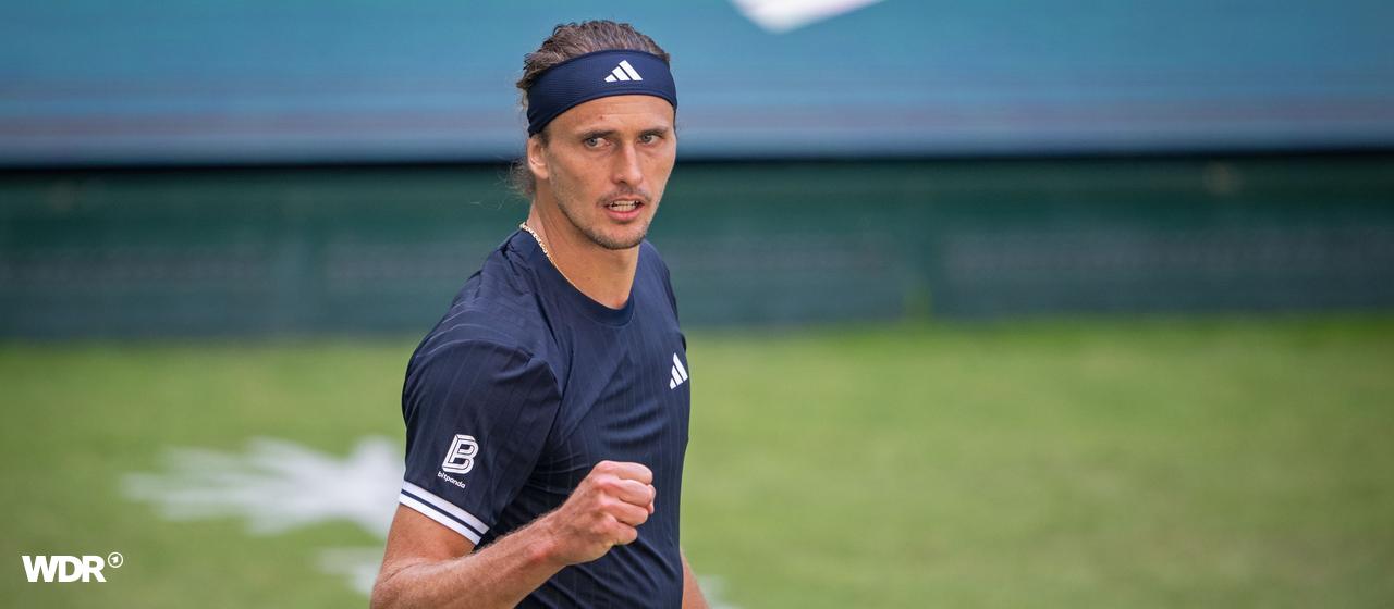 Alexander Zverev celebrates his victory in the first round match in Halle/Westphalia