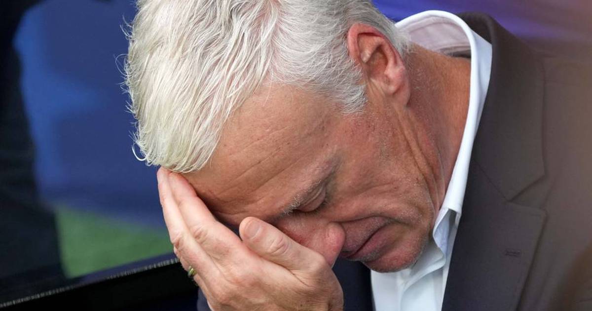 WM 2023: Coach Deschamps Leaves for Personal Loss Before Crucial Match