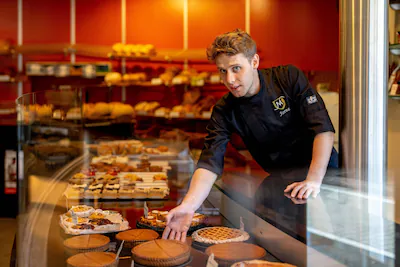 Warm baker Jorne (26) has no anger at the concurrent Colruyt: “Op zondag staan ​​ze hier aan te schuiven voor one kraakverse pistolets”
