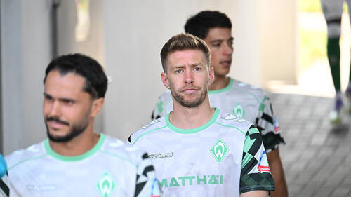 Werder Bremen extends with Weiser
