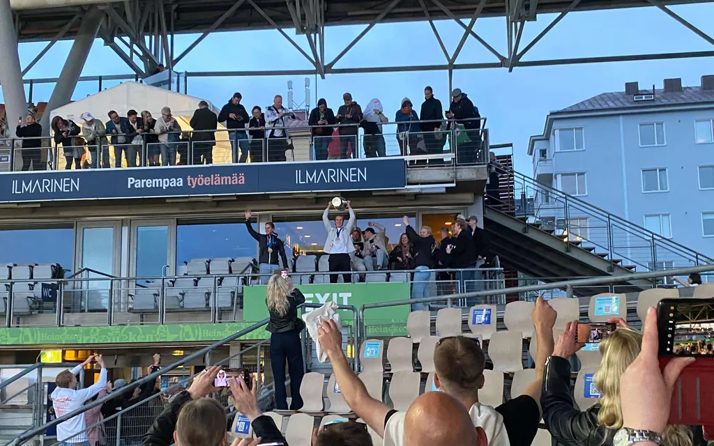 What on earth? The Golden Lions surprised Eppu Normaali with a concert