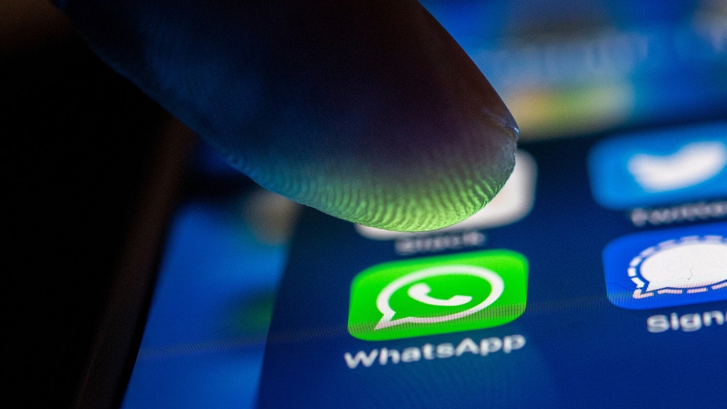 WhatsApp’s New Green Dot: What It Means for Your Online Privacy