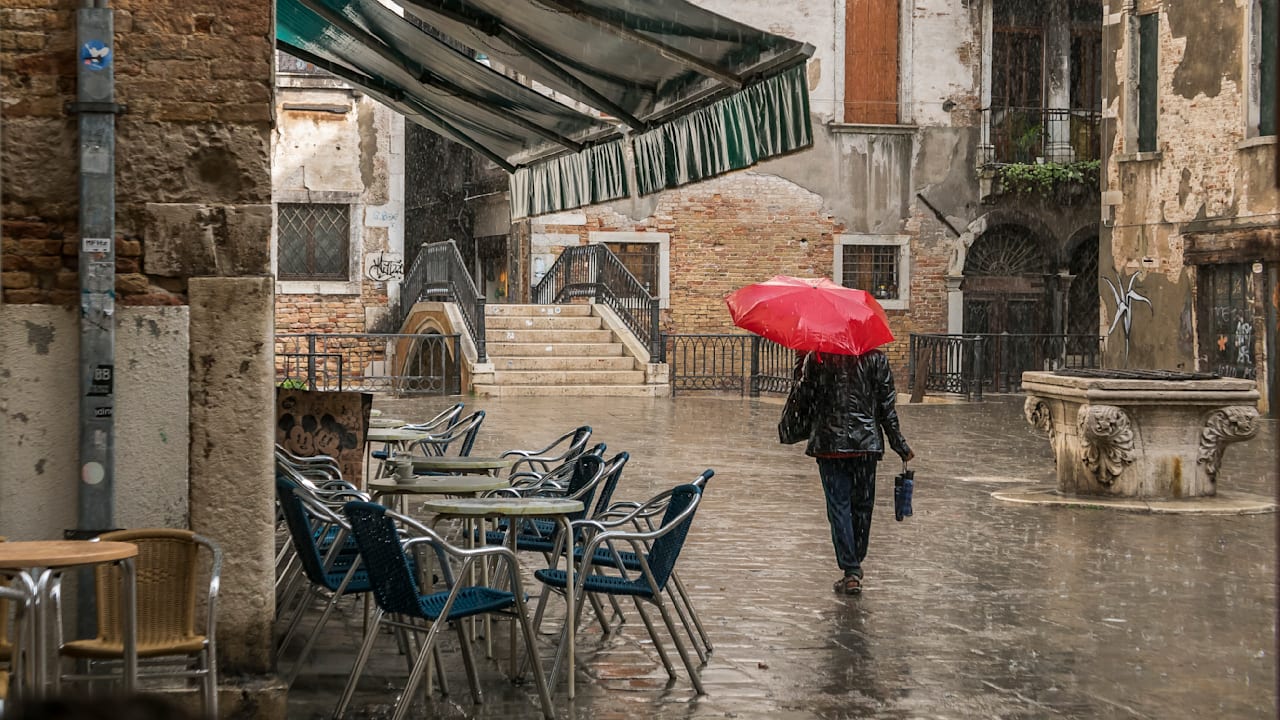 When Love Quietly Fades: Couples Share Their Heartbreaking Moments