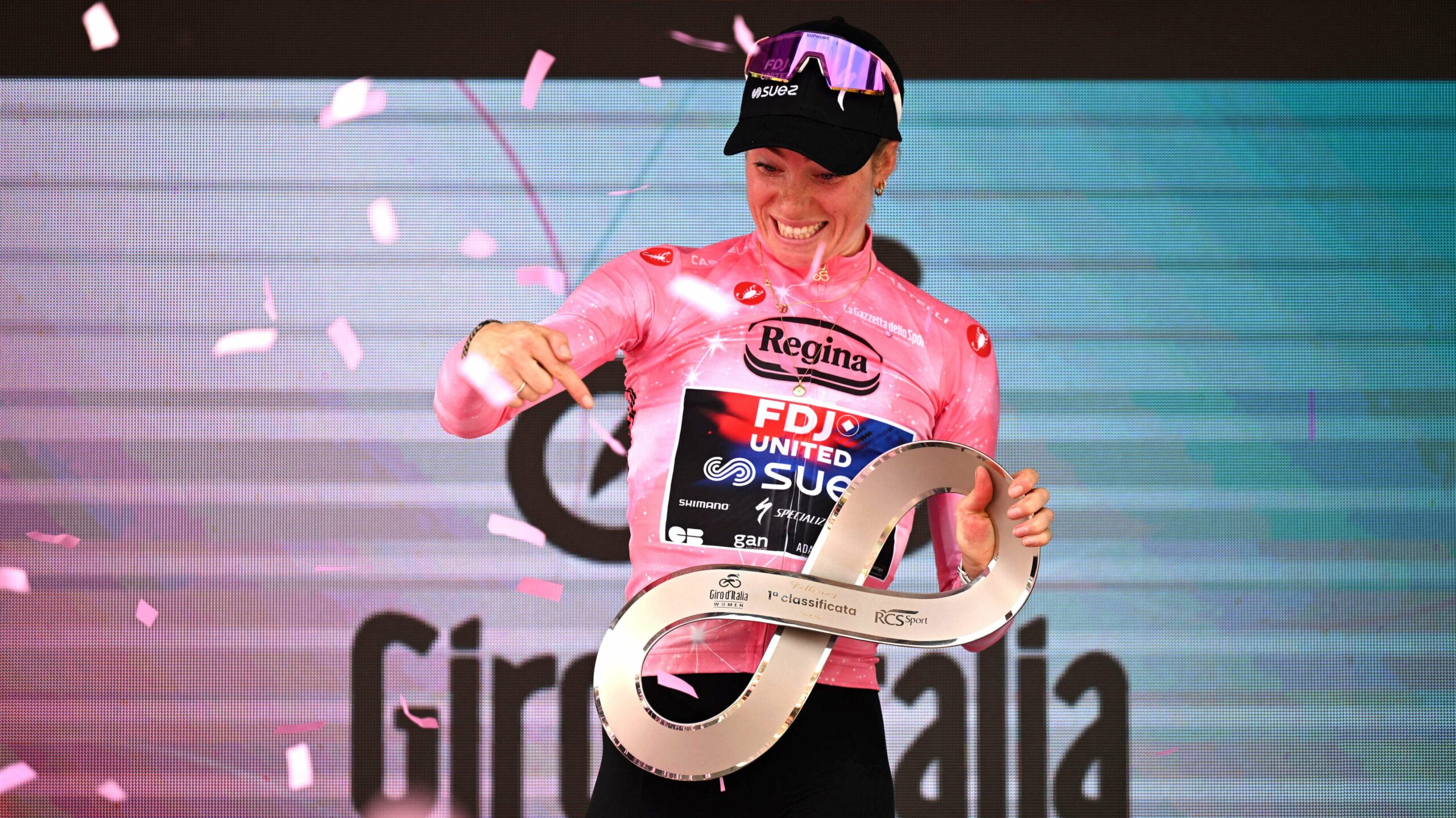 Winner Demi Vollering impresses on the final day of the Giro d’Italia by beating Van der Breggen: ‘I flew’
