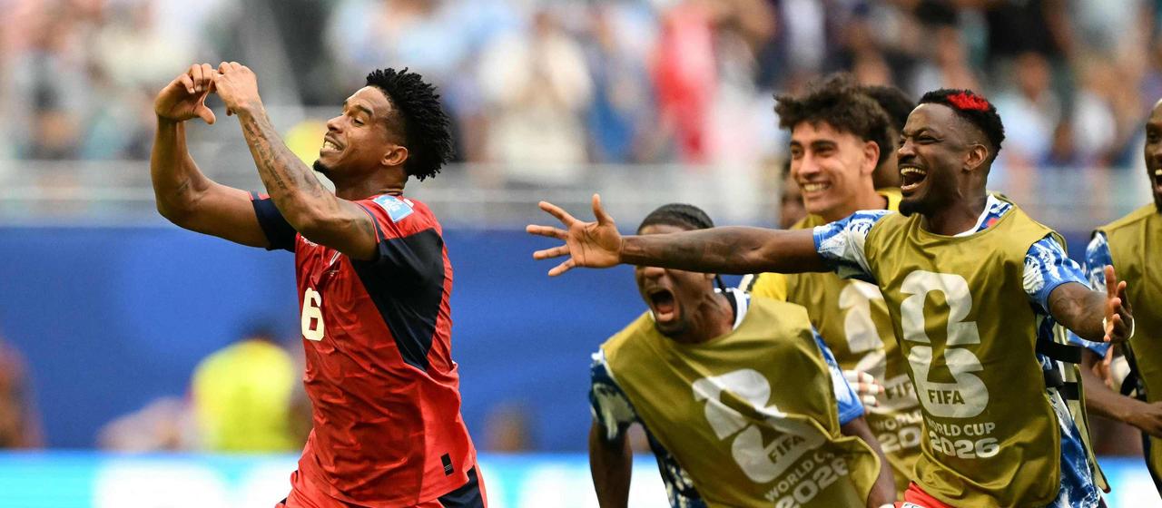 Cape Verde's Kevin Pina celebrates with his teammates after his goal to make it 1-0