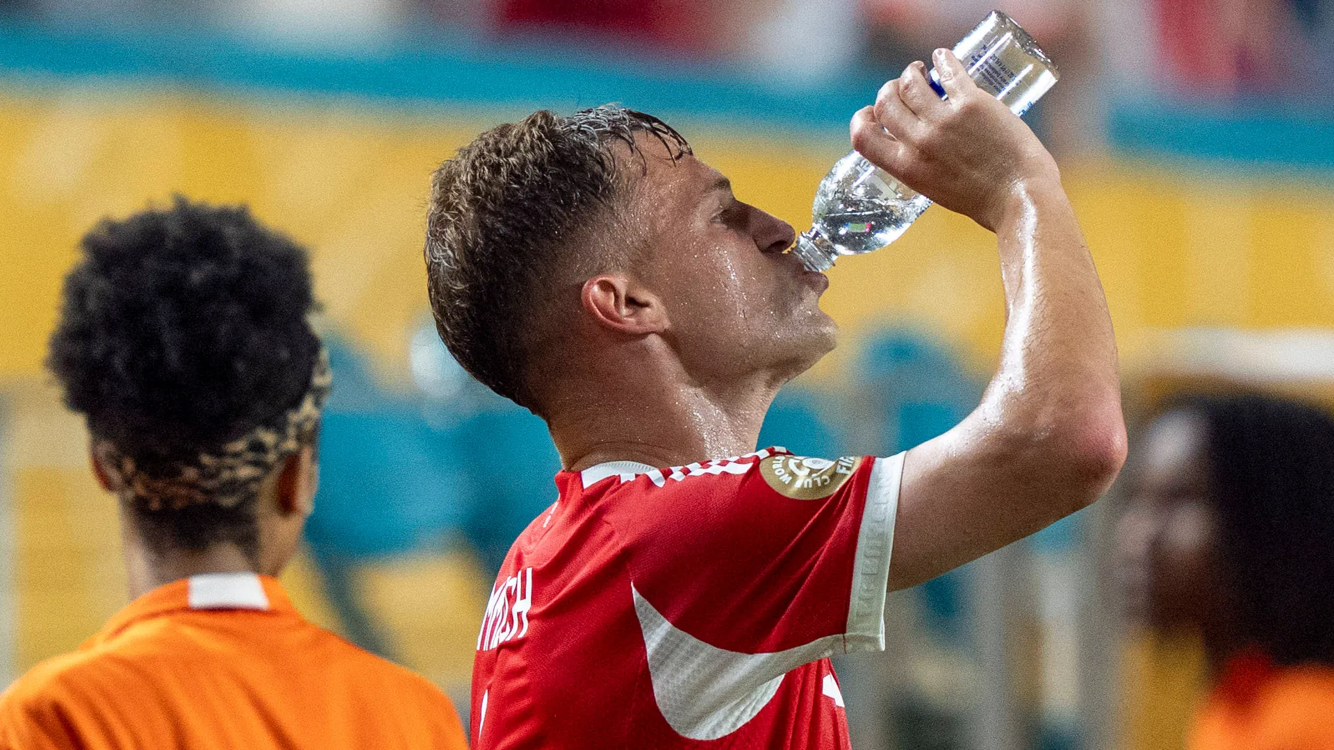 Joshua Kimmich drinks at the Club World Cup in the USA: Fans are not allowed to bring their bottles with them at the upcoming World Cup.