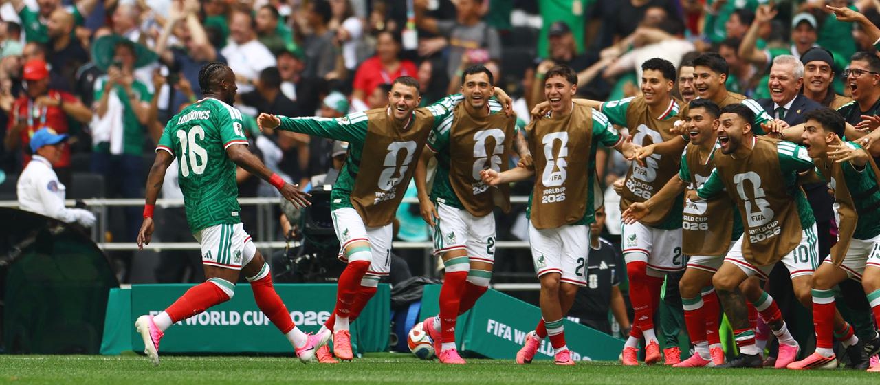 Julian Quinones celebrates his goal with his teammates