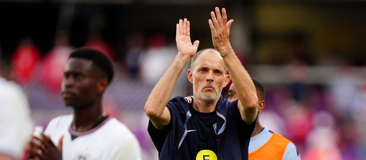 Thomas Tuchel thanks the fans after the test against Costa Rica