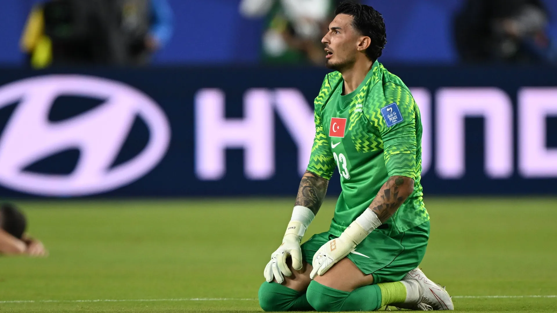 Uğurcan Çakır on the ground: The Turkish goalkeeper was eliminated with his team. Uğurcan Çakır on the ground: The Turkish goalkeeper was eliminated with his team.
