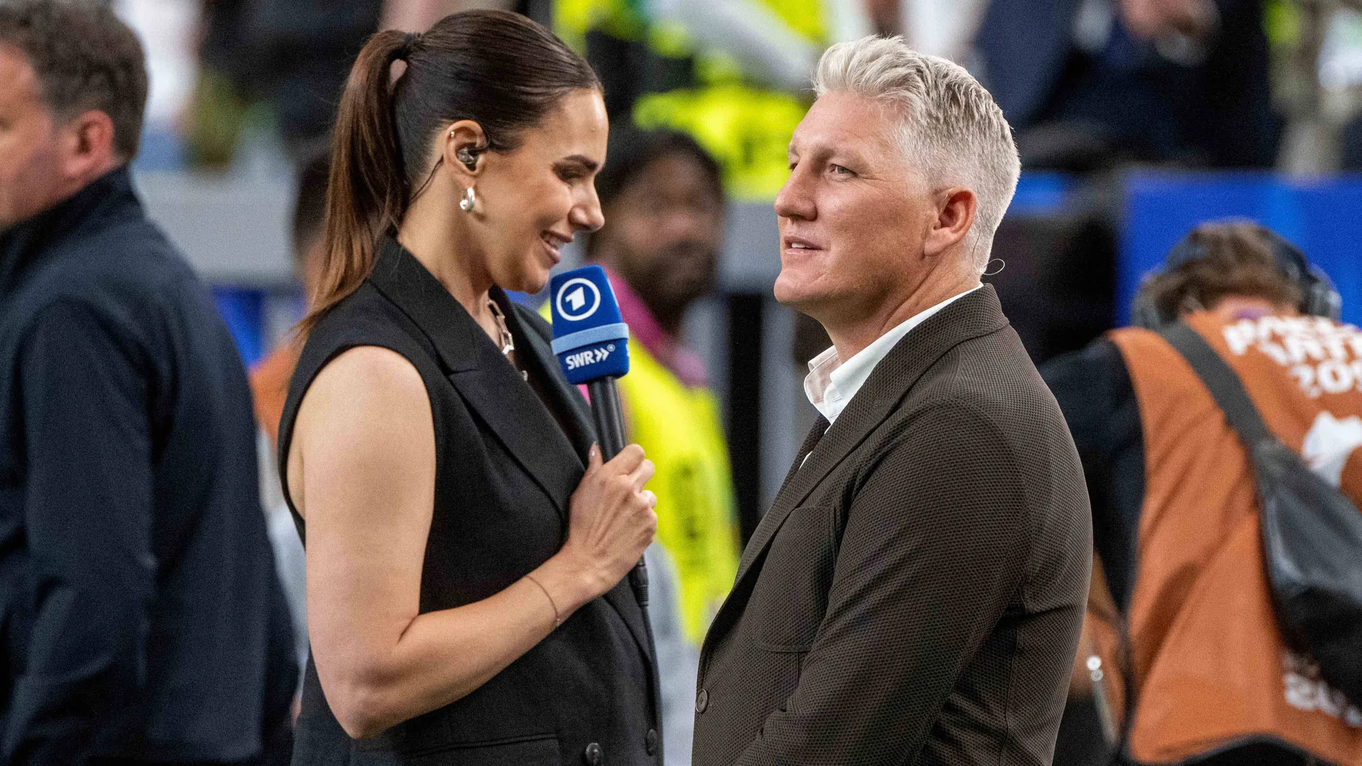 Esther Sedlaczek (left) and Bastian Schweinsteiger at the World Cup: The duo reported on the tournament for ARD. Esther Sedlaczek (left) and Bastian Schweinsteiger at the World Cup: The duo reported on the tournament for ARD.