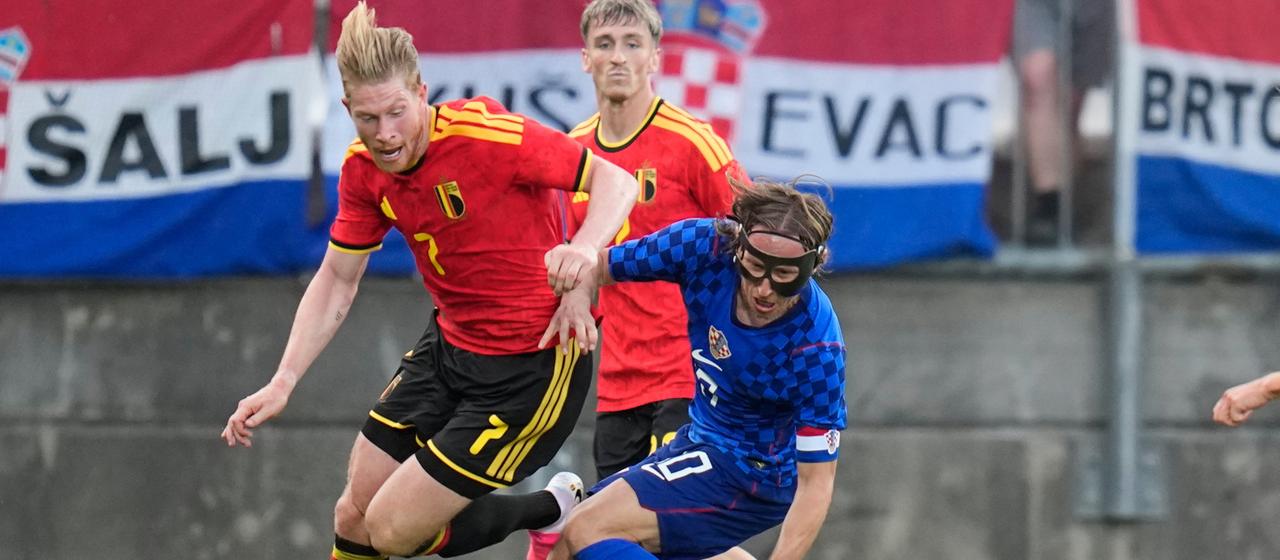 Kevin De Bruyne (l) versus Luka Modric (r)