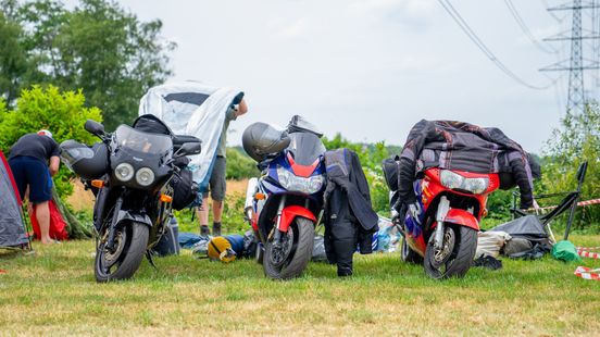 Wreath laying, tattoo and a lecture, but above all fun at TT campsite De Veteraan