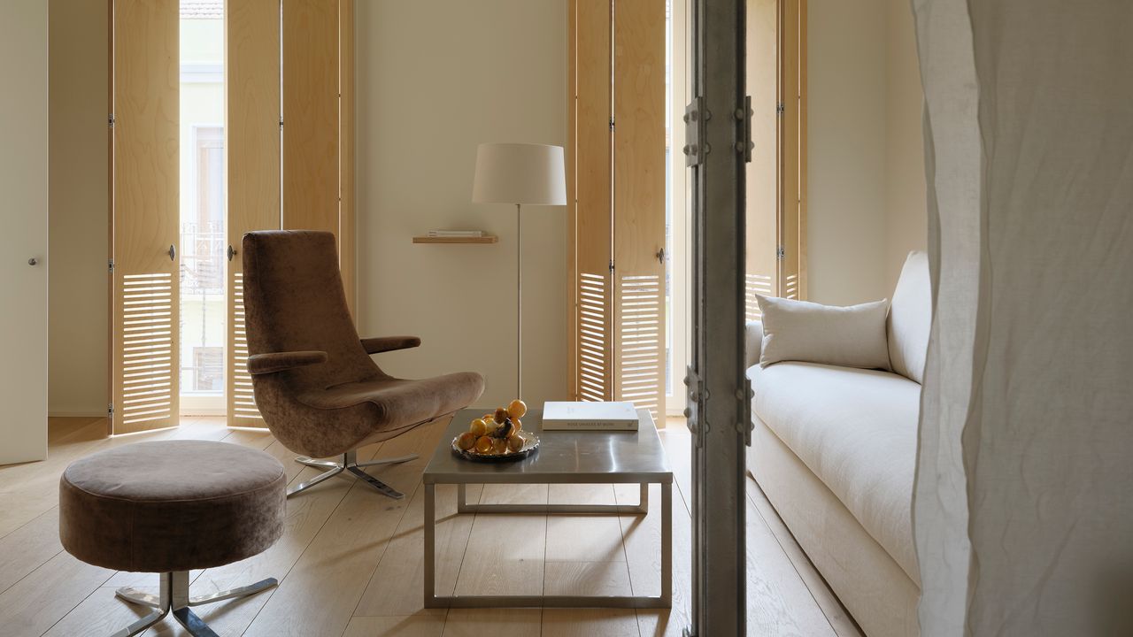 51 Square Meters in Madrid: Discover the Minimalist Industrial Home Makeover