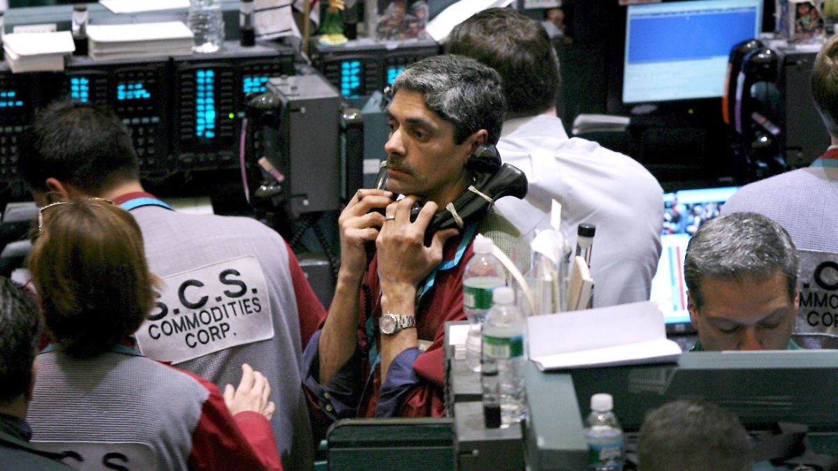 AI and Oil Prices Plunge: Chip Sell-off Hits Wall Street Hard
