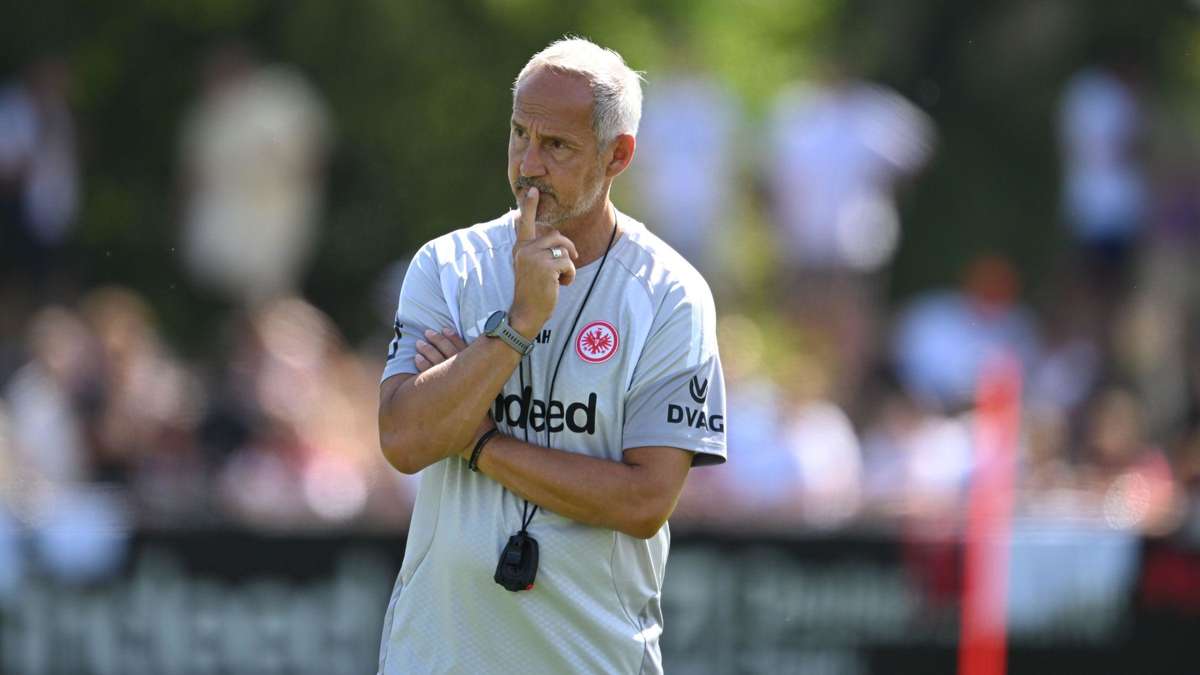 Adi Hütter’s Tough Decisions: Eintracht Frankfurt’s Future at Stake