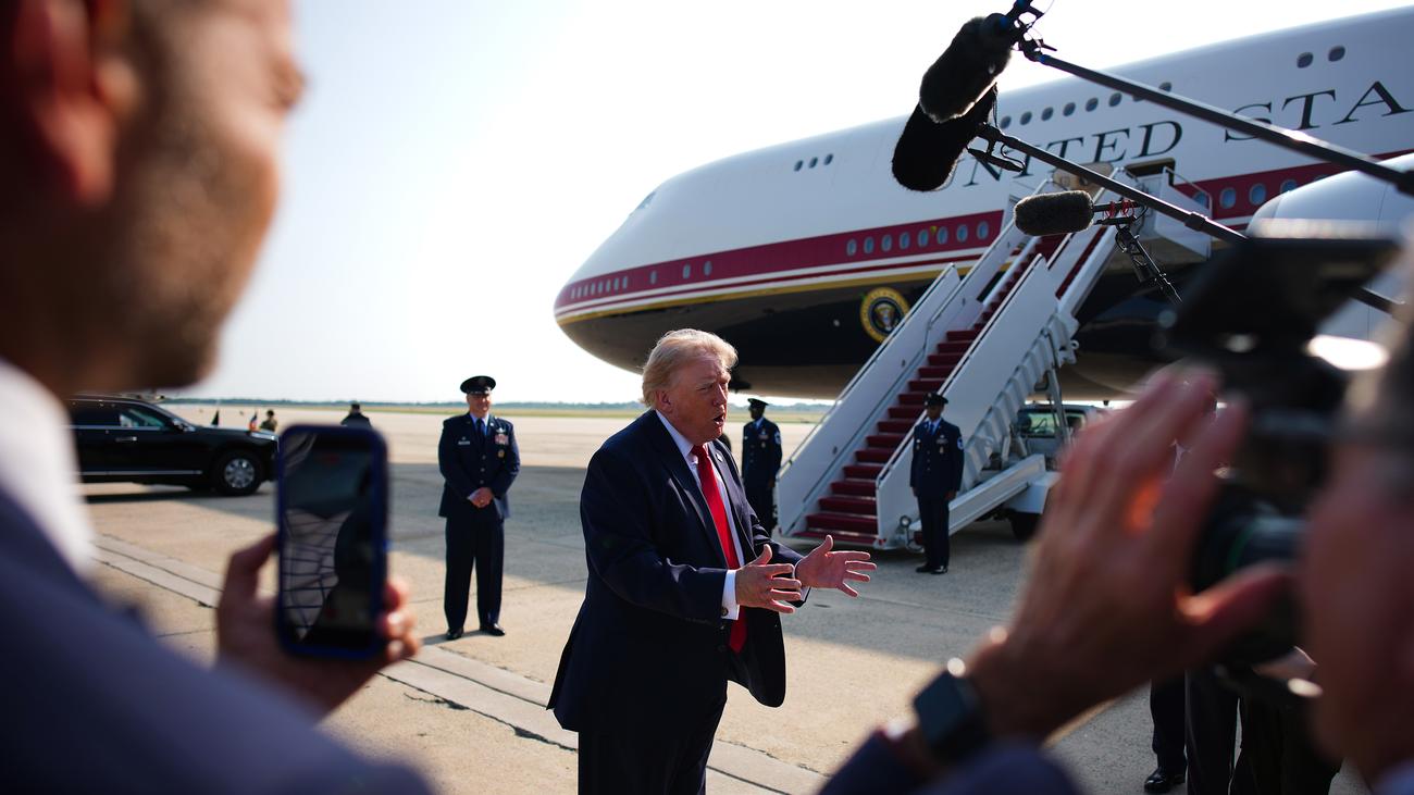 Air Force One Security Concerns: NY Times Journalists Subpoenaed