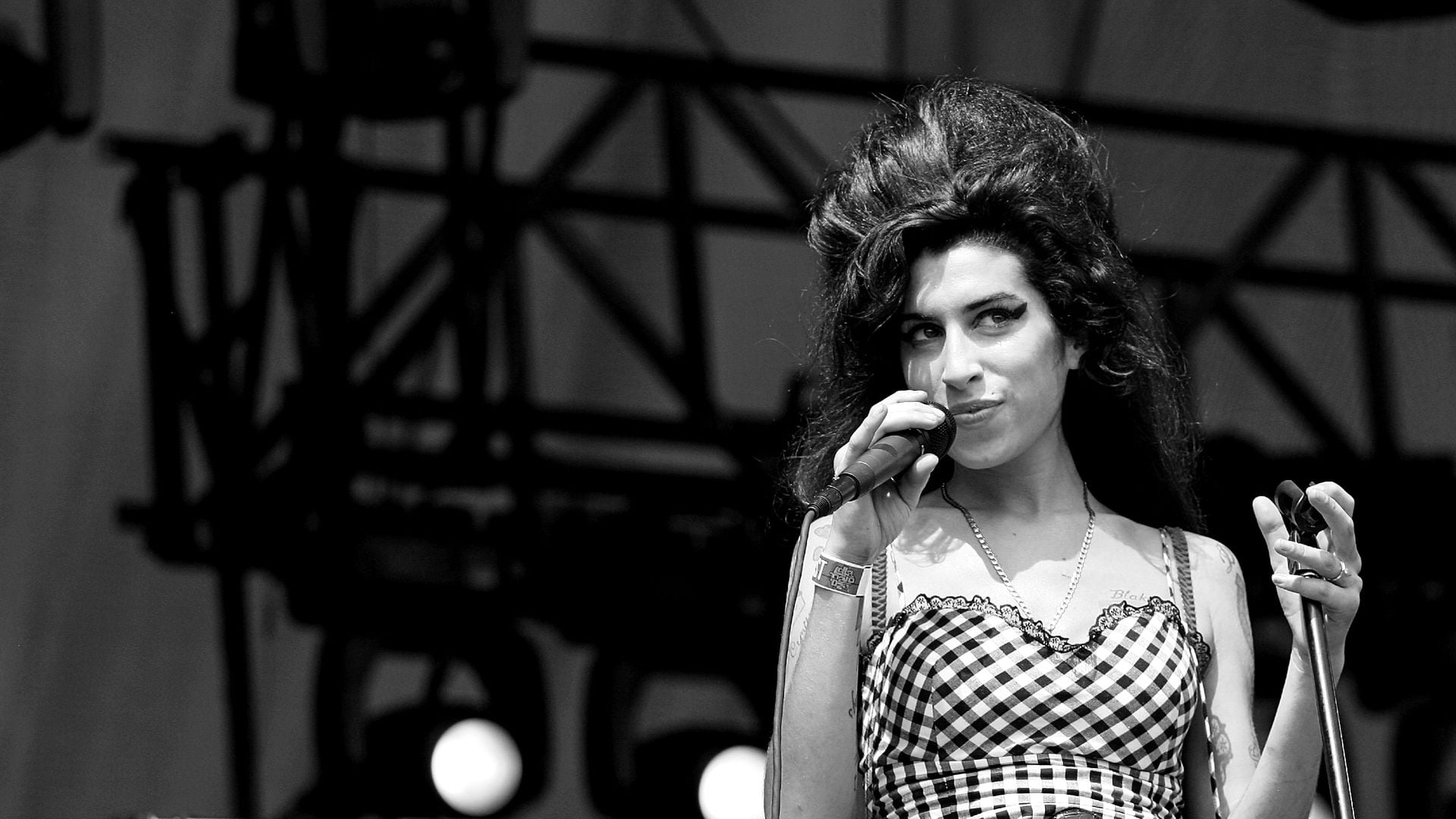 Amy Winehouse’s Last Call: A Heartfelt Memory That Haunts Her Close Friend