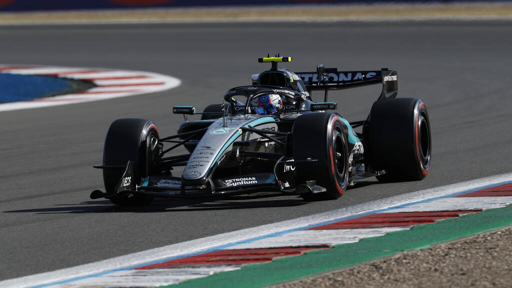 Antonelli Surprises Hamilton to Claim Sprint Victory at Silverstone