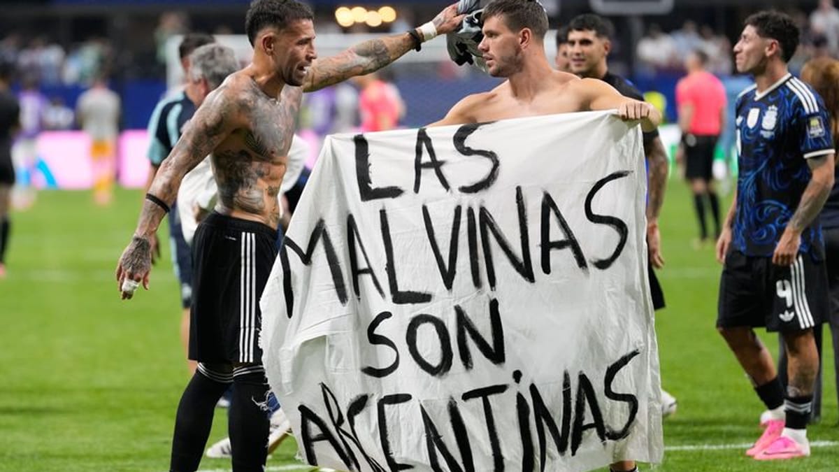 Argentina Players Display Falkland Banner – Will FIFA Punish Them?