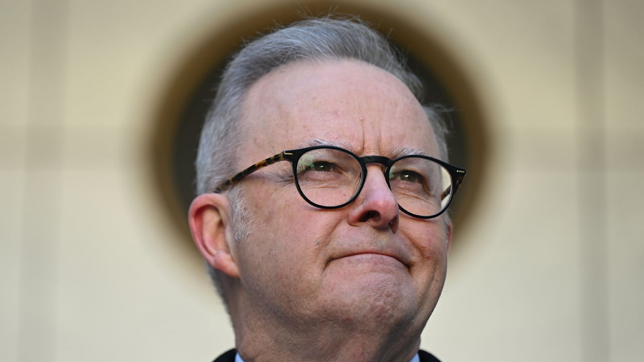 Australia’s Premier Sparks Controversy Discussing Sex with Kylie Minogue
