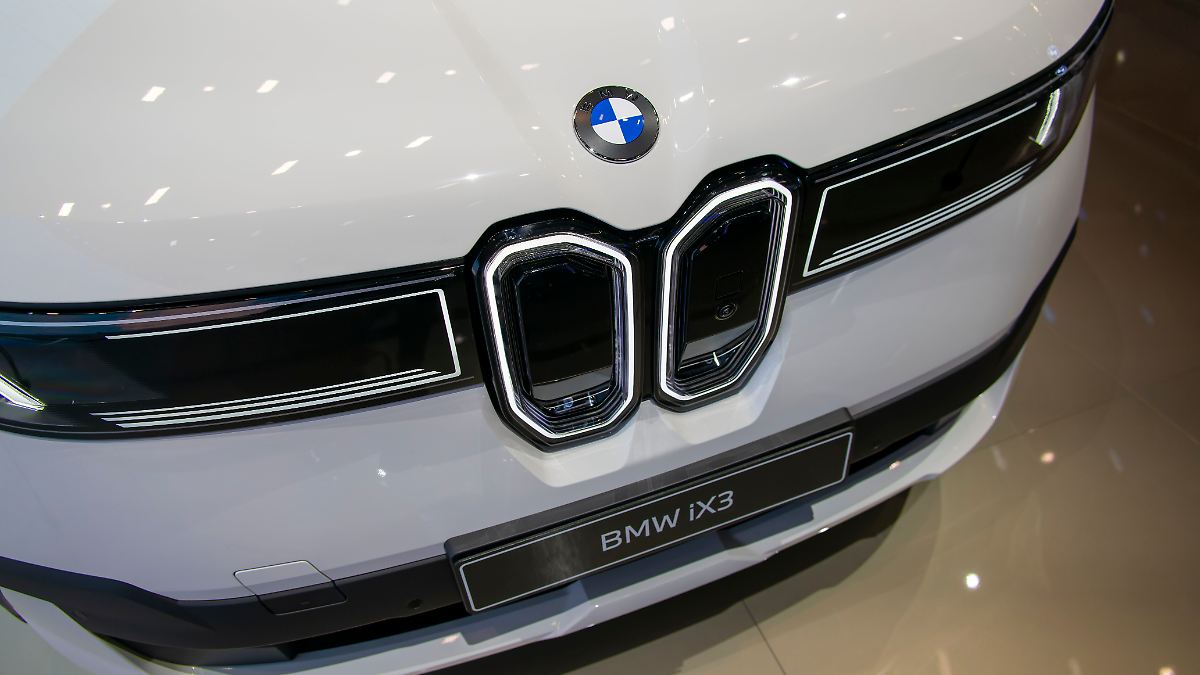 BMW Climbs to Second Place in German E-Car Registrations: What’s Behind the Surge?