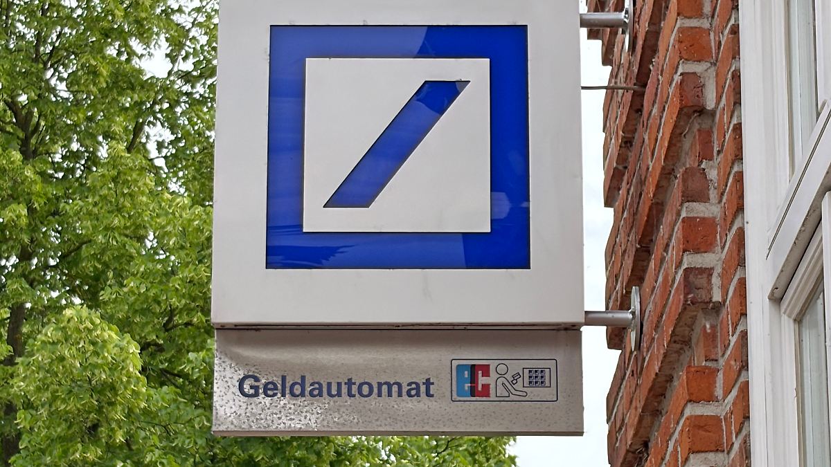 Banks Lobby Against Digital Euro: Protecting Their Profits?