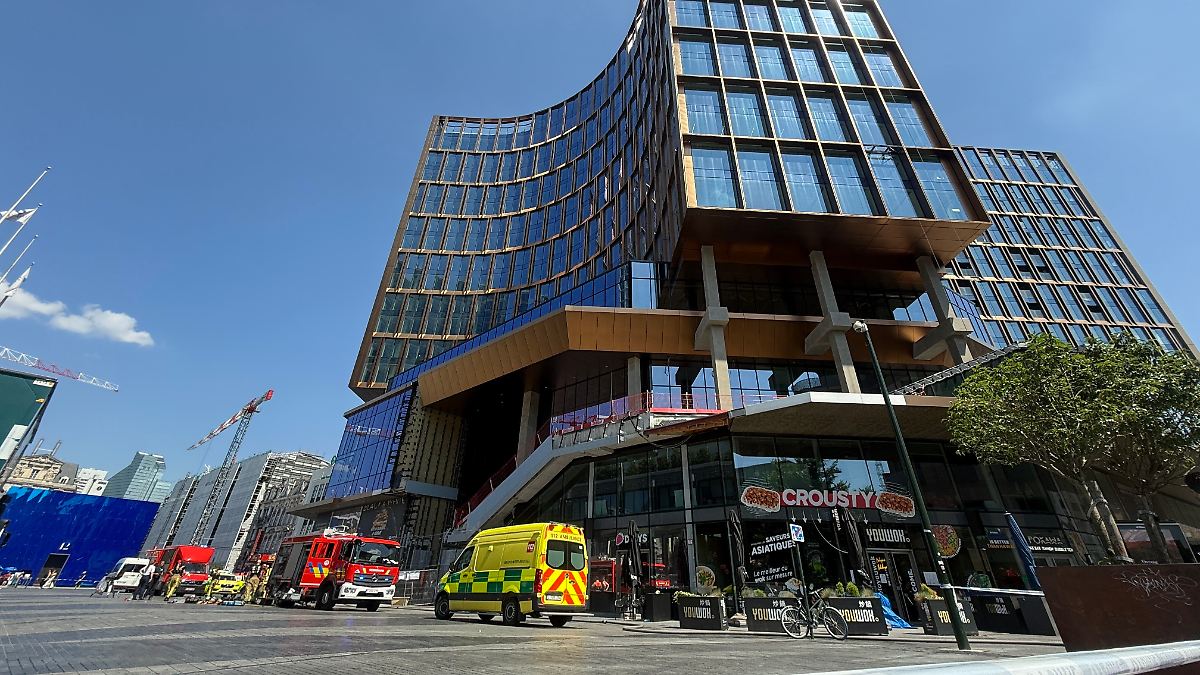 Brussels Oxy-Tower Fire: Multiple Bodies Found in Elevator During Renovation
