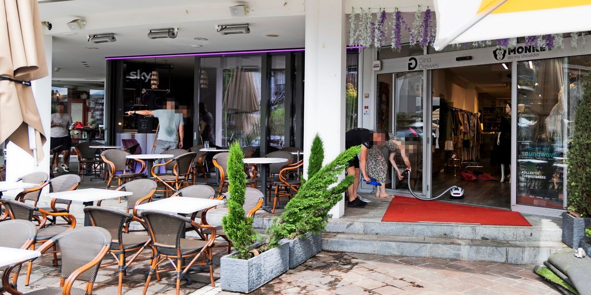 Car Plows into Restaurant Garden in Velden: 11 Injured, 2 Seriously Hurt