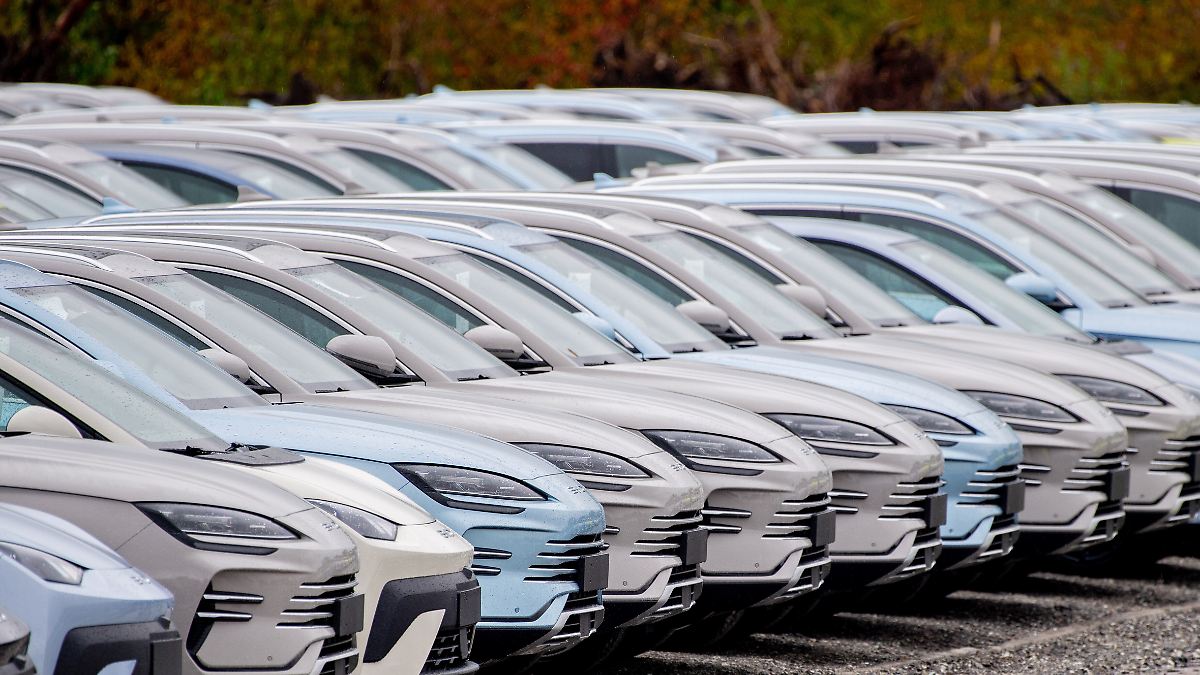 China’s Auto Industry Faces Backlash: Surplus New Cars Cause Customer Anger