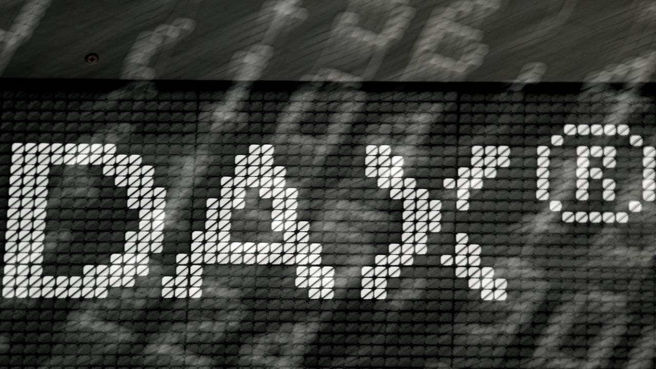 DAX Struggles Around 25,000 Points: What’s Next for Investors?
