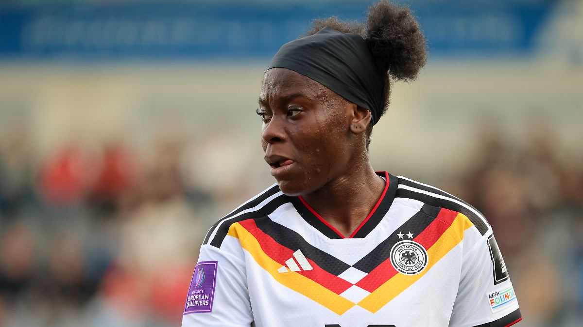 DFB Star Anyomi’s Risky Move to London City Lionesses: What’s Next?