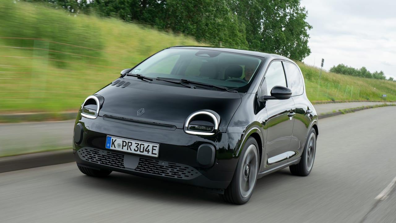 Discover 3 E-Cars That Excel in Efficiency at 130 km/h!