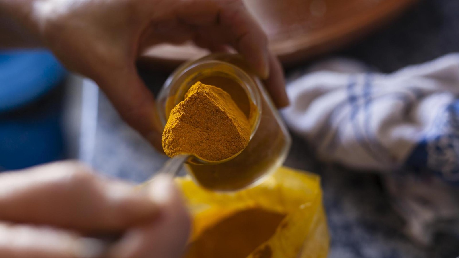 Does Turmeric Really Lower Blood Pressure? Experts Warn About These Risks