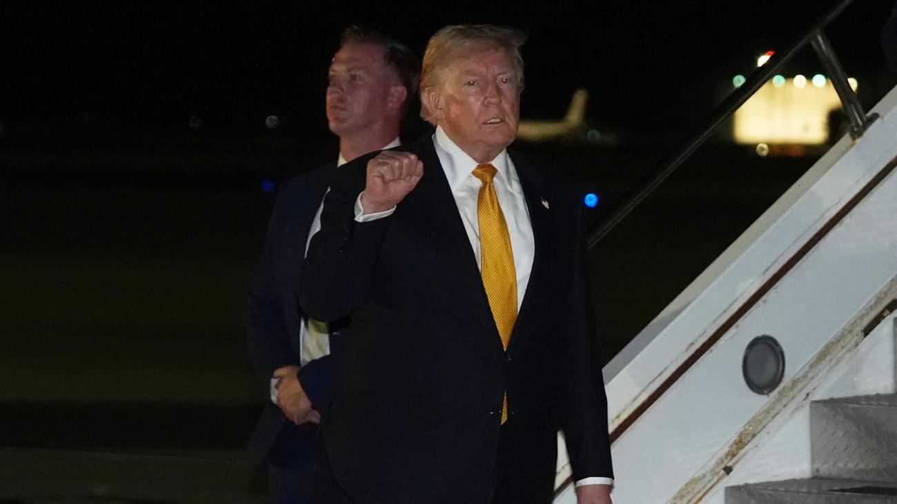 Donald Trump Threatens Europe with Major Troop Withdrawal Over Greenland