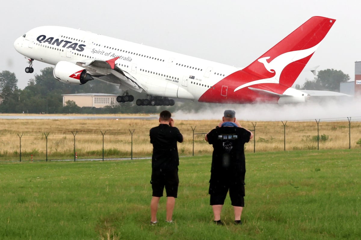 Dresden: Qantas A380 Delayed Departure on Epic Long-Haul Journey