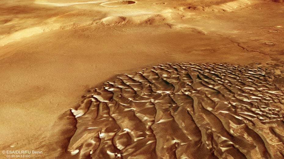 ESA Captures Stunning Metallic Waves in Mars’ Kaiser Crater!