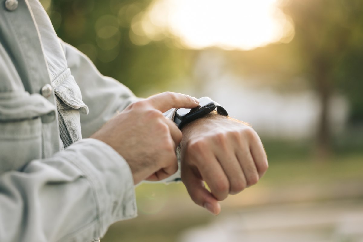 EU Battery Regulation: Exemptions for Smartwatches, Toys, and Specialized Devices