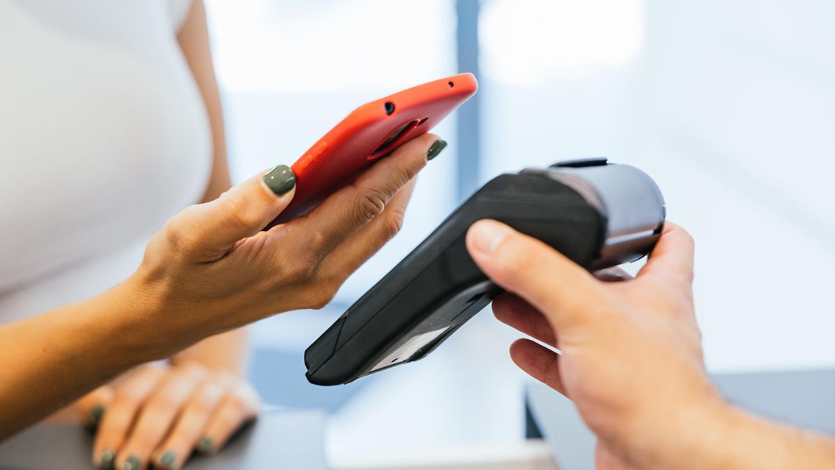 EU Parliament Votes for Digital Euro: A Step Towards Independence from Visa & Co.